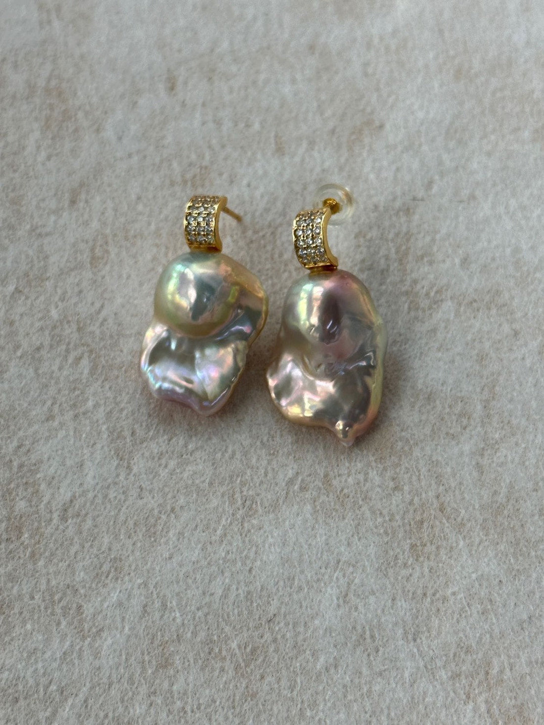 【巴洛克珍珠挑選指南】亮度才是底氣：為什麼懂珠寶的人都在找「不完美」的珍珠？